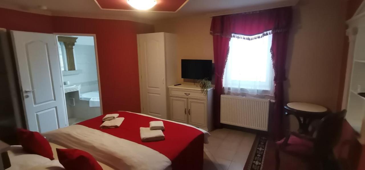 Penzion Monika Hrusovany nad Jevisovkou Екстериор снимка